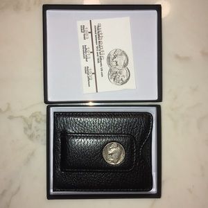 Tokens & Icons clip wallet